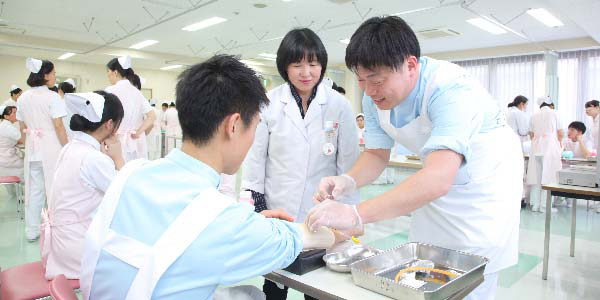 准看護師とは 阪奈中央看護専門学校